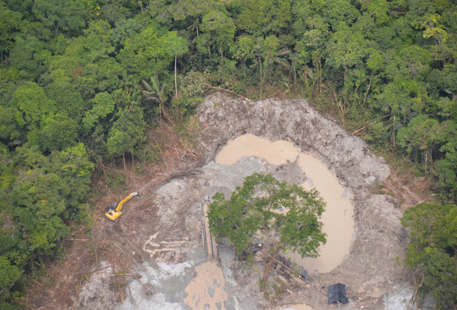 Desmantelaron una red de minería ilegal en Panamá.