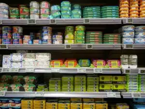 Conservas en latas. Foto: Pixabay.