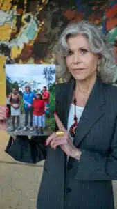 Jane Fonda apoyando la causa. Foto: Magnus Diehl/Amazon Frontlines
