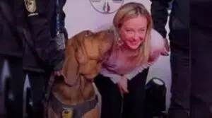Meloni con Bruno, el perro héroe