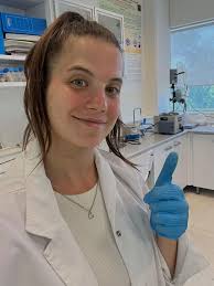 Camila Sol Fernández, de 26 años, recibió un premio por crear las prótesis 3D biodegradables. Foto: El Destape.