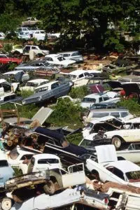 Car recycling becomes an ecological alternative for obtaining aluminum. Photo: Unsplash.