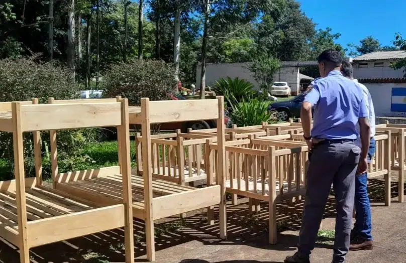 Ya fabricaron más de 500 muebles con madera incautada. (Foto: Ministerio de Ecología Misiones).