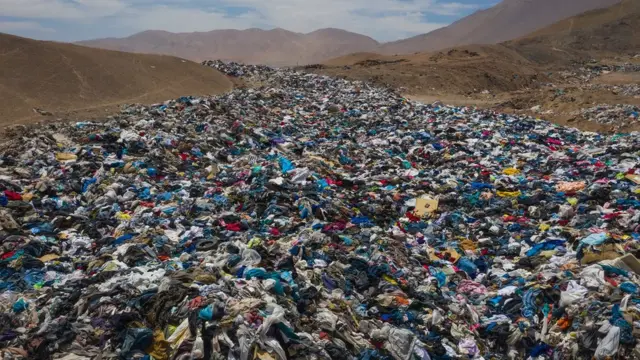 Chile transforma su basura textil en conciencia ambiental. Foto: BBC.