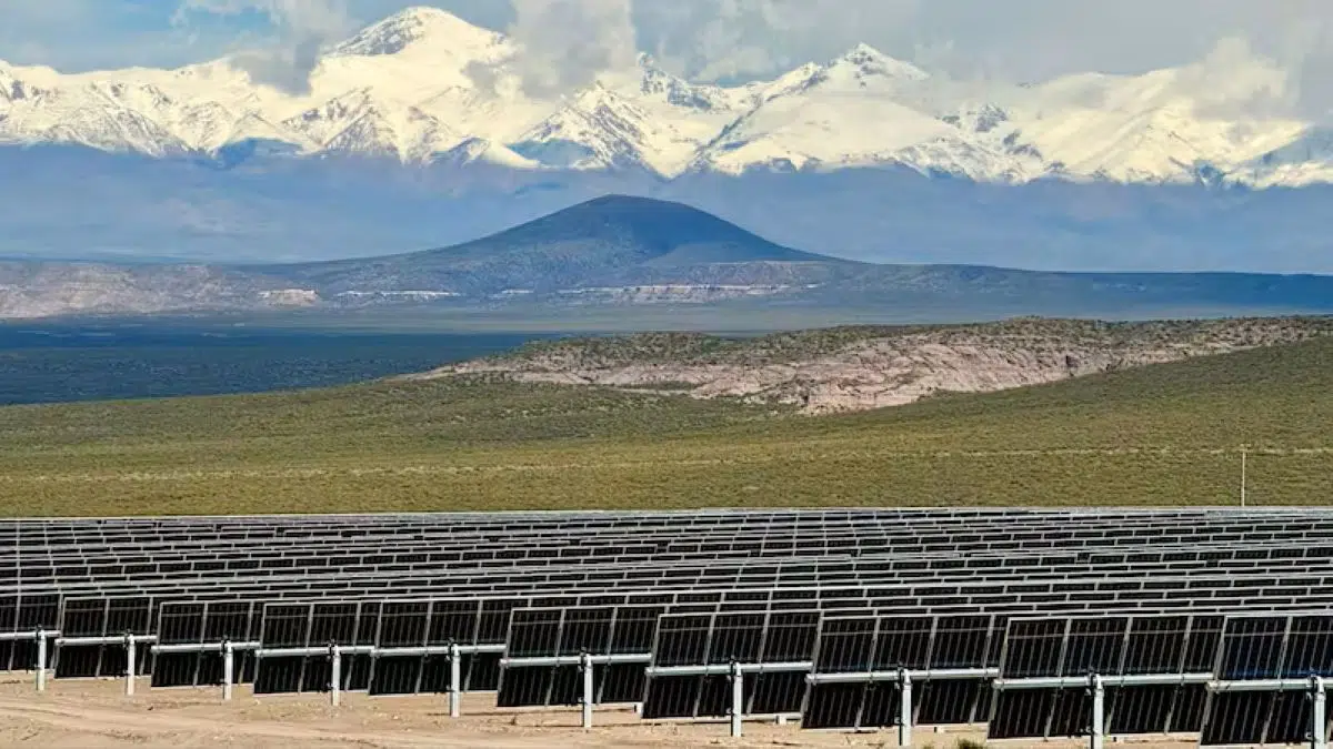 Mendoza inaugura Parque Solar San Rafael: como é