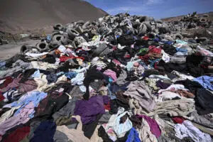 basural textil ropa usada basura fast fashion