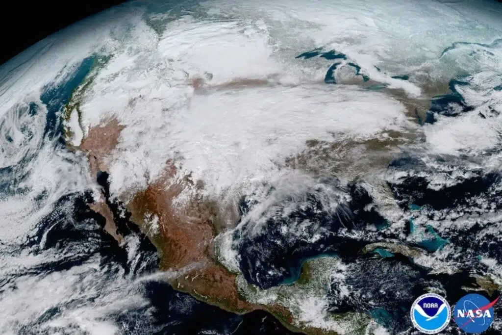 According to satellite records, the loss of energy balance can endanger Earth's functioning. Photo: NASA/NOAA.