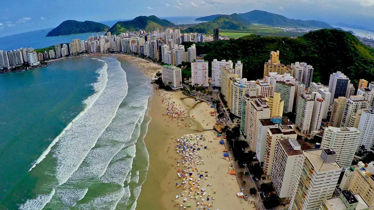 Health risk on southern Brazil beaches: increasing cases of gastroenteritis and Escherichia coli contamination