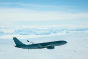 Una expedición a la Antartida de Chile y Reino Unido revela las tensiones geopolíticas con Argentina. Foto: X/ @UKForcesTracker.