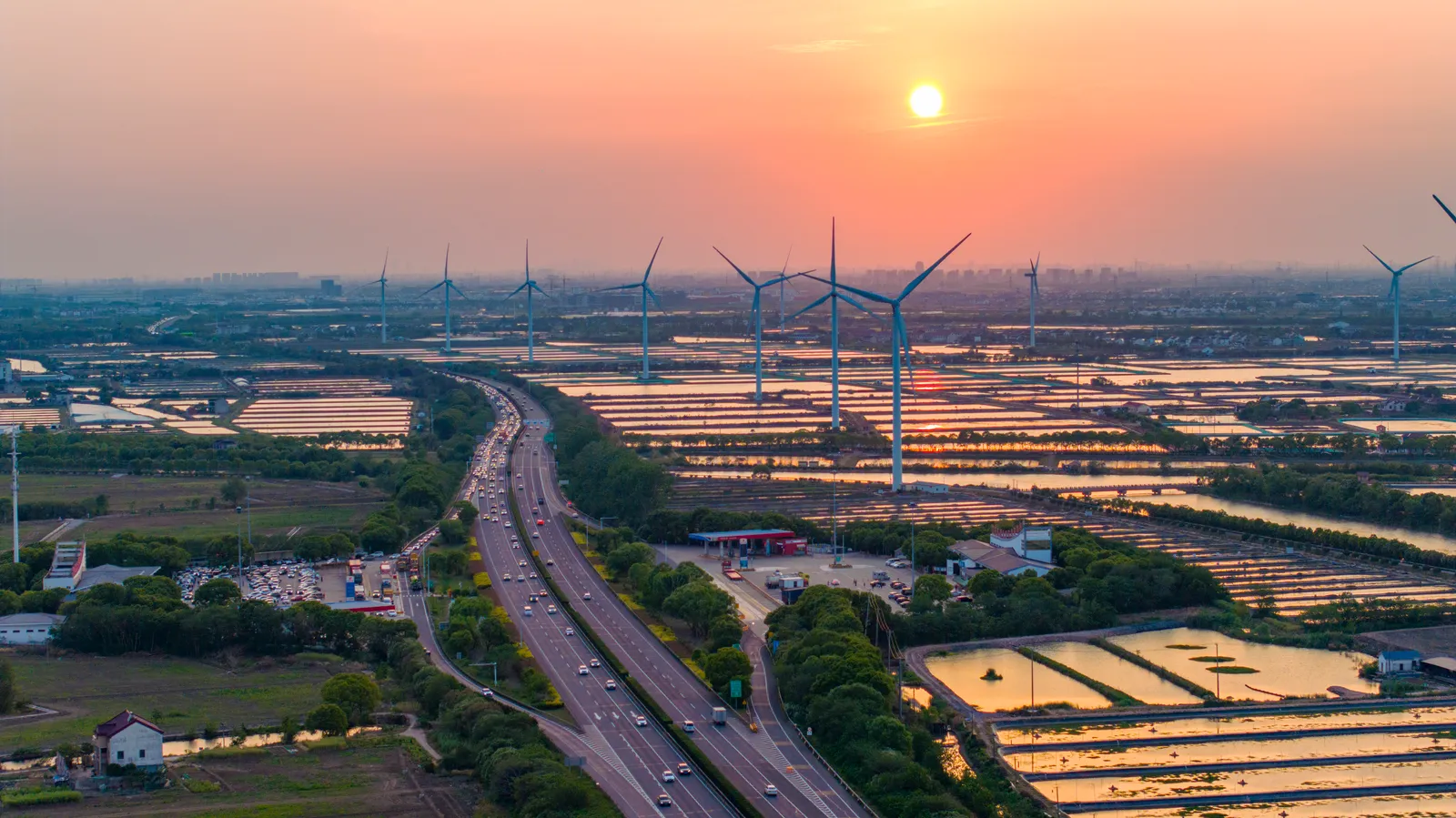 With long-term strategies, China breaks records in renewable energy and establishes itself as a green superpower