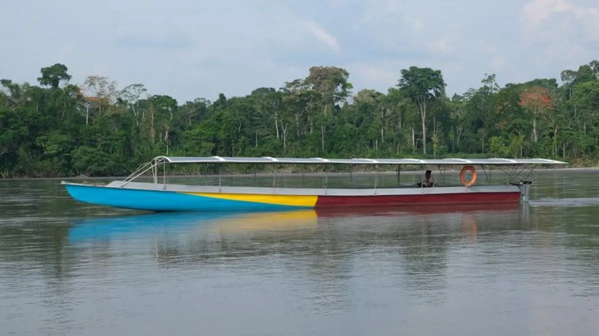 The Ecuadorian Amazon reduces noise in its rivers with solar boats and innovative acoustic measurements