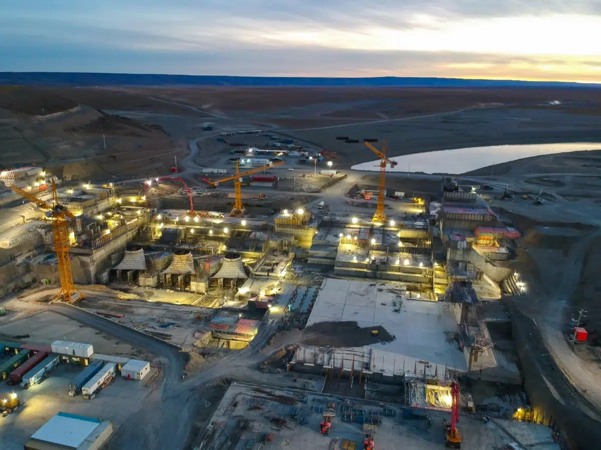 The Supreme Court allows the Santa Cruz River hydroelectric projects to proceed while the environmental debate continues