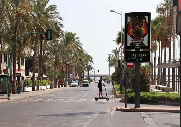 Hasta 16 grados menos: el material probado en España que podría transformar las ciudades frente al calor extremo
