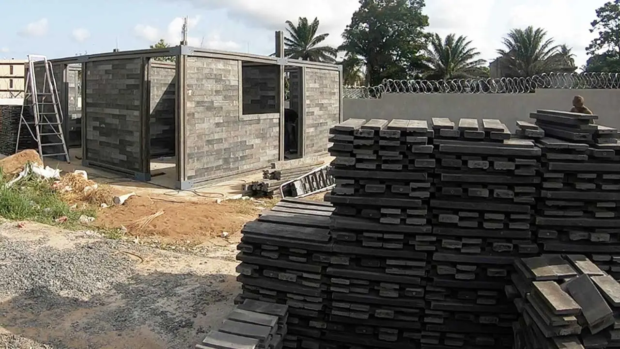 Houses made with recycled plastic: the innovation that reduces waste and transforms access to housing in Colombia. Photo: El Destape.