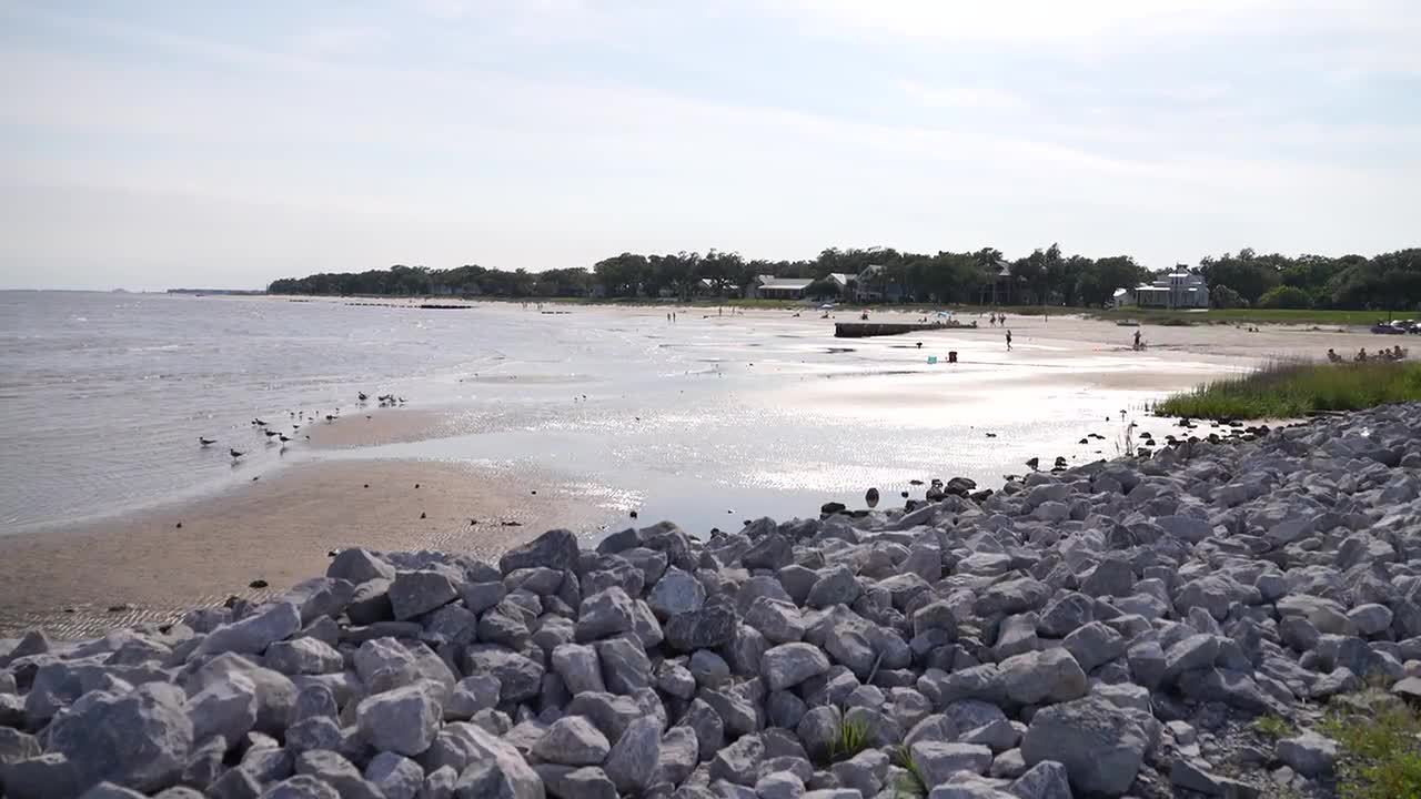 Warning in the US: Tourist beaches in Mississippi under health alert due to fecal bacteria in the water