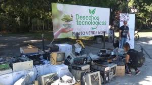 Die Universität von Mar del Plata führte einen Recyclingtag durch, bei dem mehr als 2.000 Kilo technologische Abfälle gesammelt wurden. Foto: Noticias MDP.