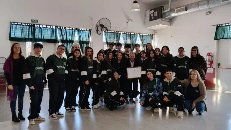 Green Maze: estudiantes de Mendoza crean un laberinto con botellas recicladas y ganan premio internacional