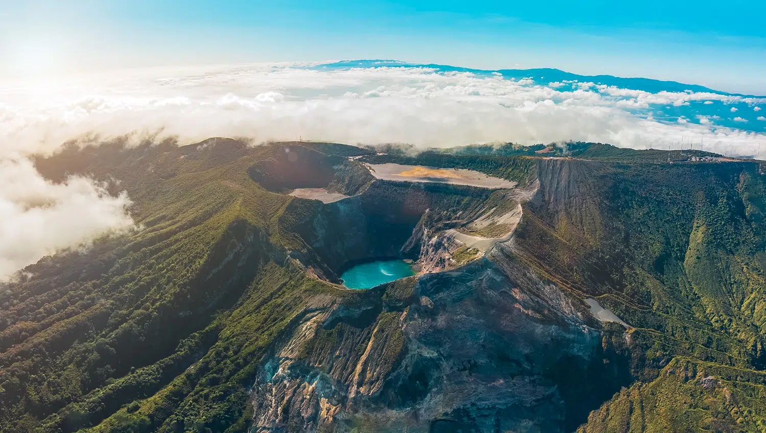 Five active volcanoes, infinite experiences: the natural energy that makes Costa Rica unique