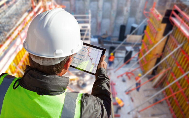 Mobiles Arbeiten von überall aus - mit der Cloud geht das Bild: Cloud Software auf der Baustelle