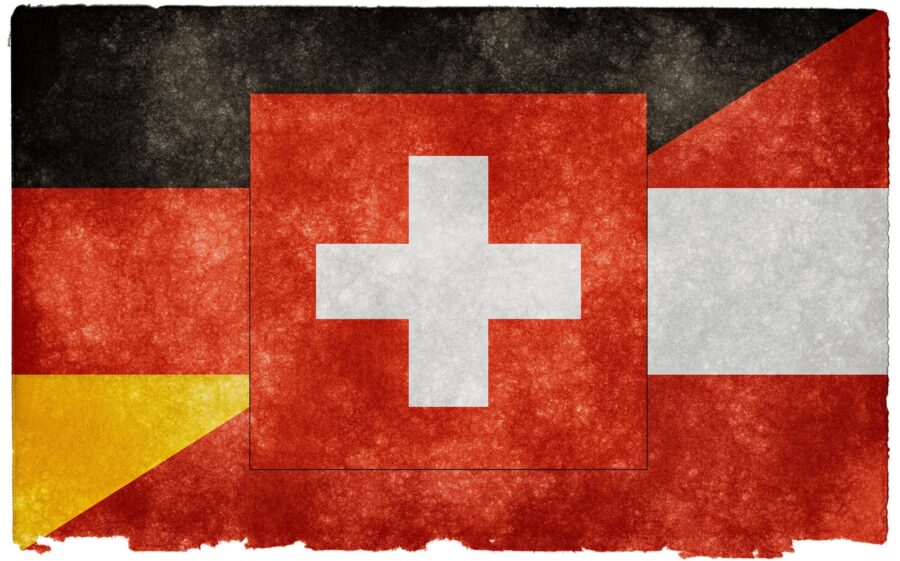 Digitalisierung innerhalb der DACH-Region Bild: Flaggen von Deutschland, Österreich und der Schweiz