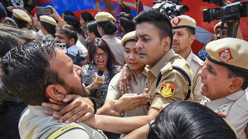 PhotoJournalists7845