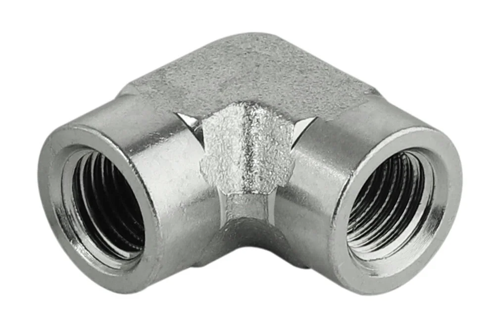Adapteris – hidraulinis 90° alkūninis su vidine NPT sriege, anglinis plienas, tipas A306