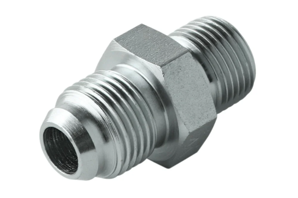 Adapteris – nipelis JIS Komatsu GZ METRINIS x GZ BSP, anglinis plienas, tipas A502