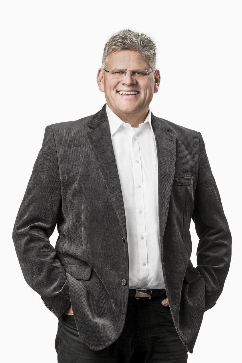 Jörg van der Velde - Gründer und Geschäftsführer Bild: Jörg van der Velde Dachdeckermeister Geschäftsführer Hannover