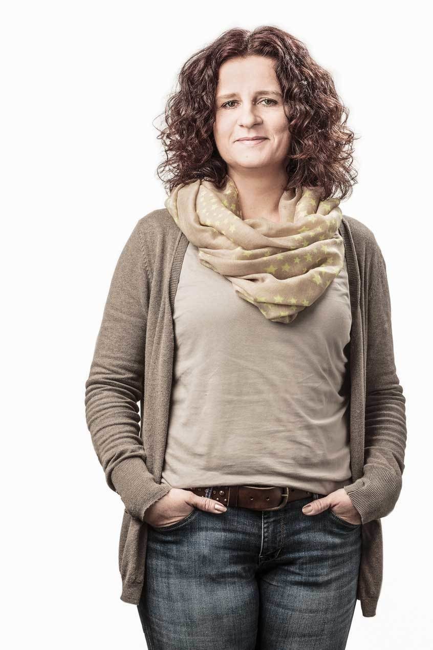 Karen Grages - Arbeitsvorbereitung Sekretariat bei van der Velde Dächer Bild: Karen Grages Arbeitsvorbereitung Sekretariat van der Velde Dächer Hannover