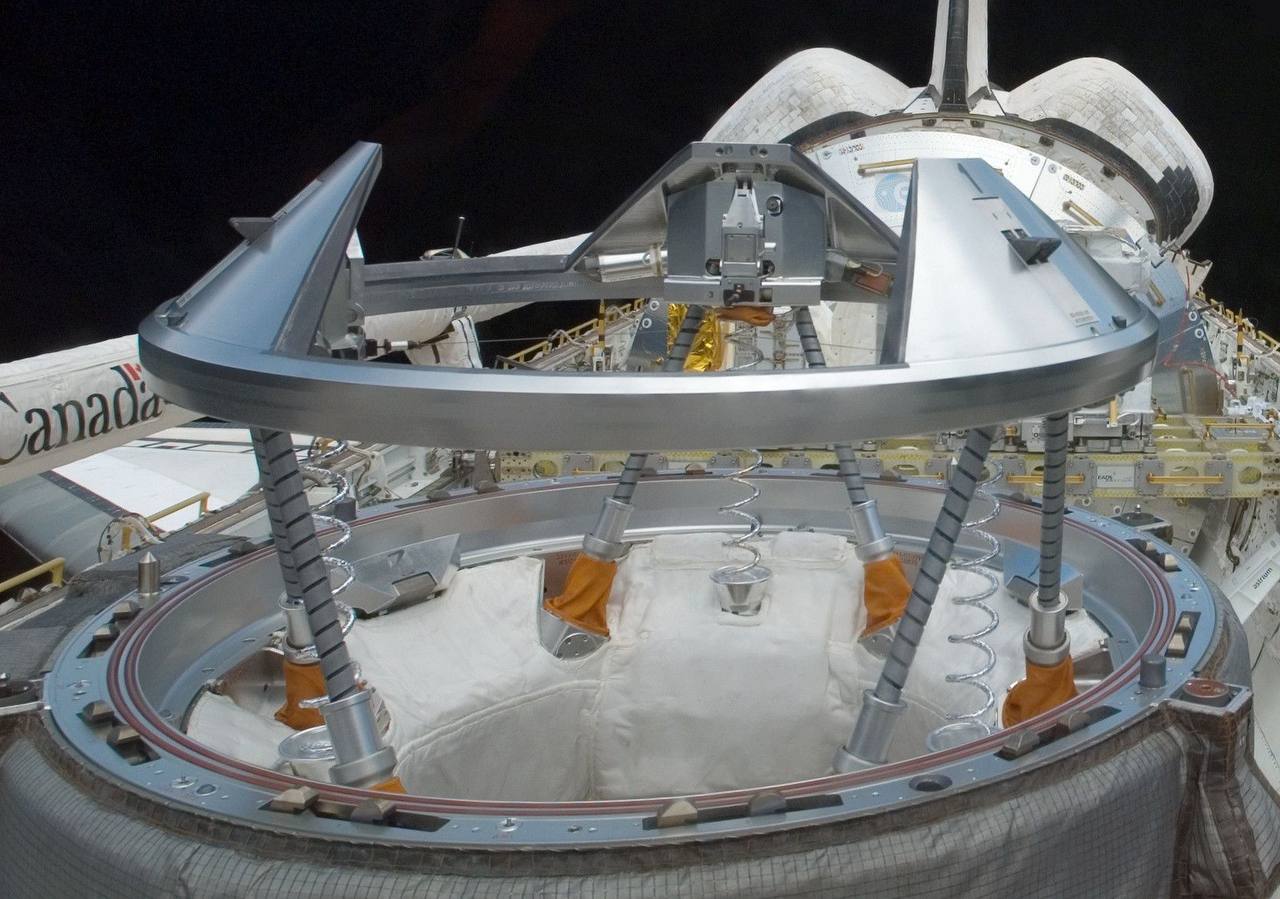 stewart_platform_in_space