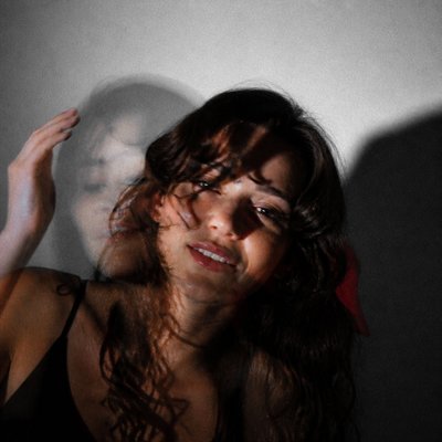 Performance Art Style profile picture example