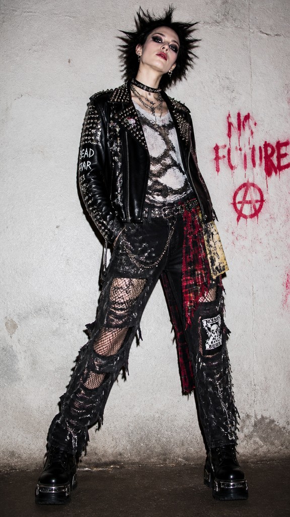 full-length portrait of an elegant figure — Punk Fashion Style