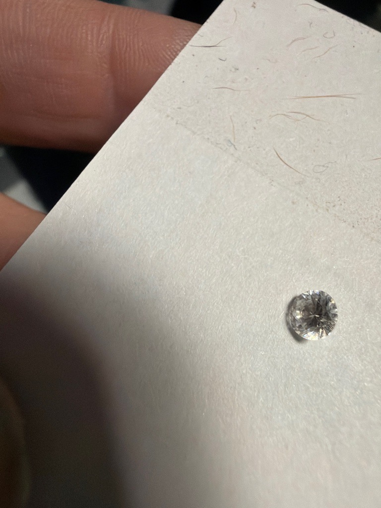 Natural diamond - Round Brilliant