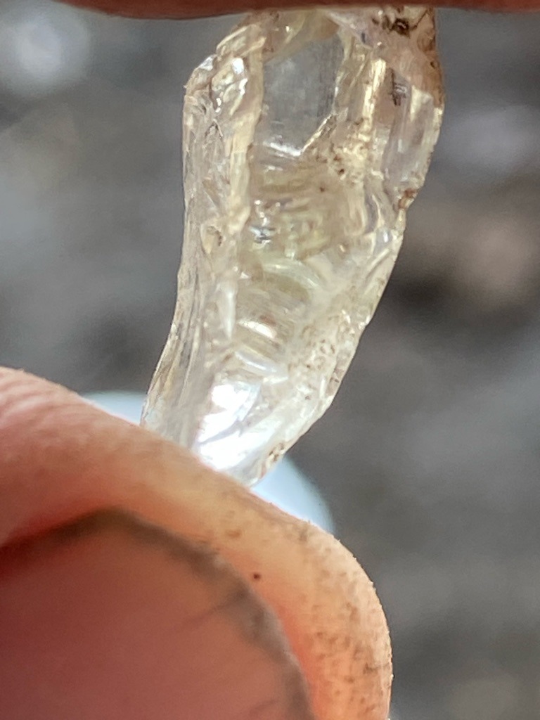 Natural rough diamond crystal - Rough / Uncut octahedral or irregular elongated crystal form