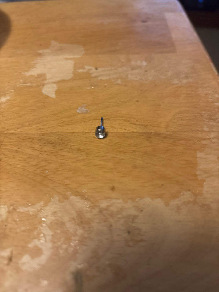 Simulant (Likely Glass or Cubic Zirconia) - Round Brilliant