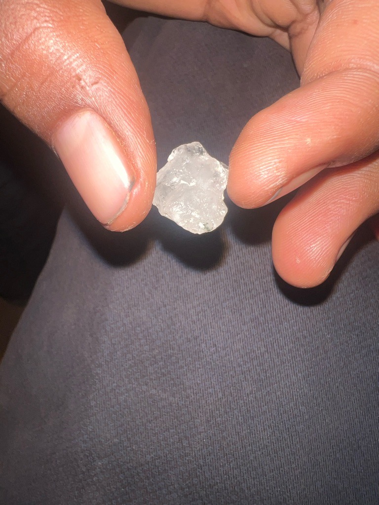 Natural rough diamond - Uncut rough, irregular crystal habit