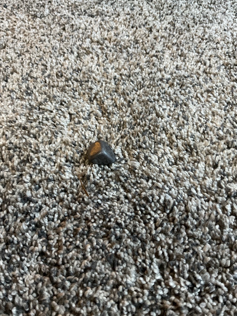 Non-diamond / Industrial material - Rough / Irregular / Metallic lump