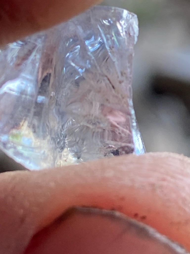 Natural diamond crystal (rough / uncut) - Rough crystal / Uncut octahedron fragment