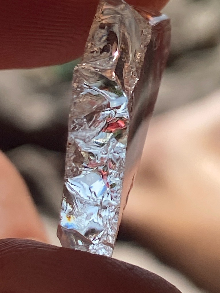 Natural rough diamond crystal - Rough crystal / Irregular elongated fragment