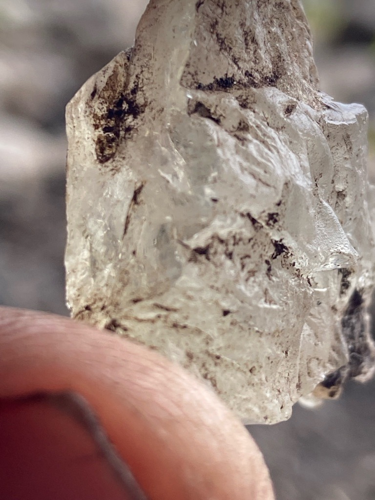 Natural rough crystal - Uncut octahedral or irregular crystal habit