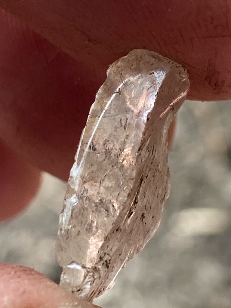 Natural rough diamond crystal piece - Uncut rough, fragment or cleavage piece with irregular elongated form