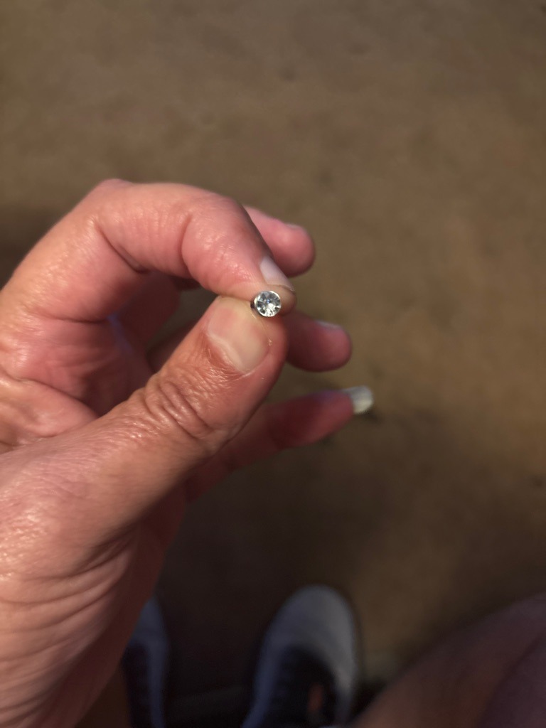 Simulant (Likely Cubic Zirconia or Glass) - Round Brilliant