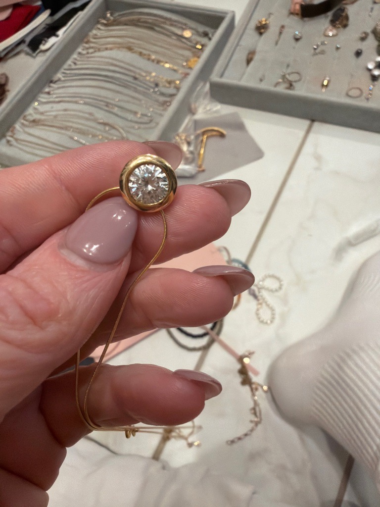 Natural diamond - Round Brilliant
