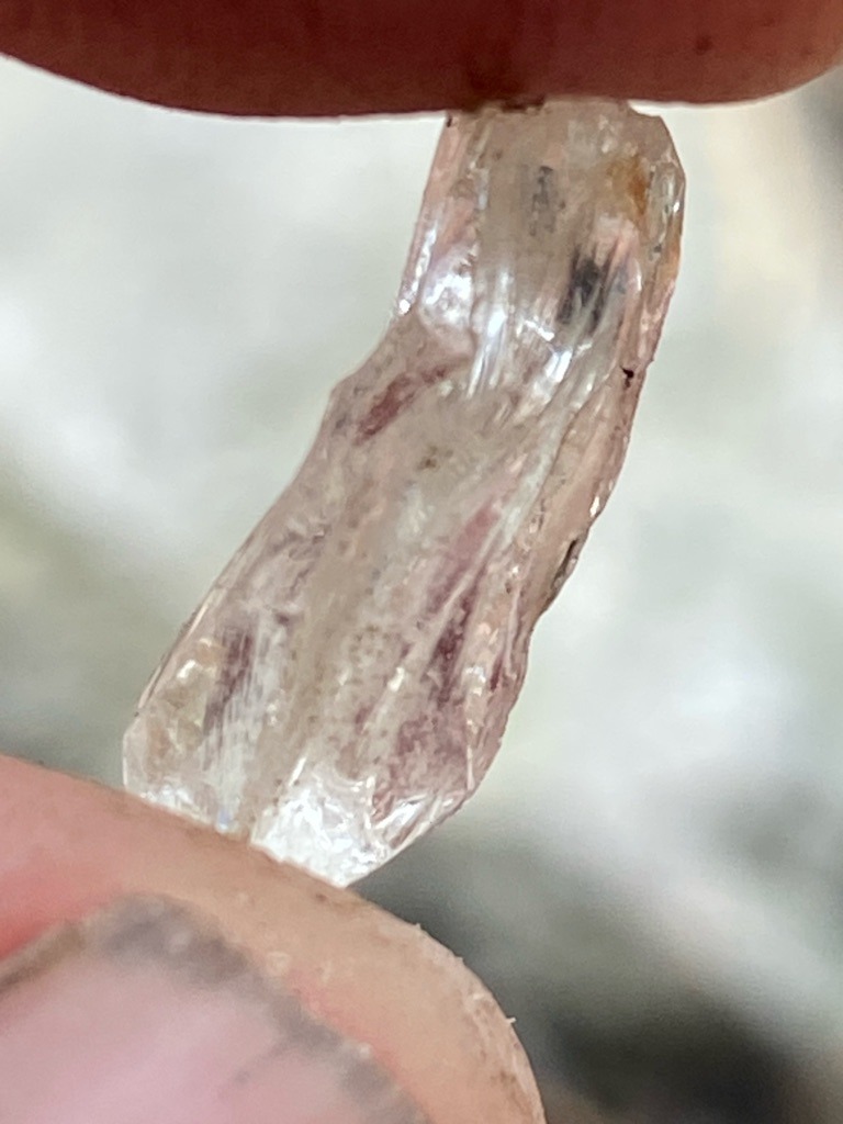 Natural rough diamond crystal - Rough crystal / Irregular elongated octahedral form
