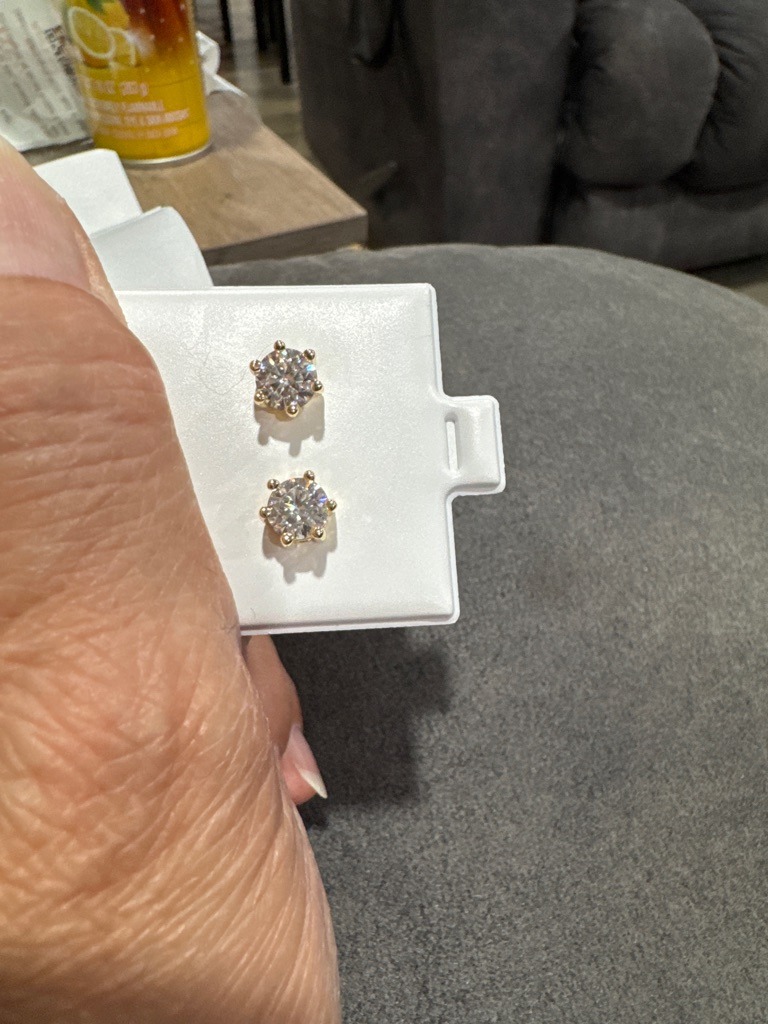 Natural or Lab-Grown Diamond (requires testing to distinguish) - Round Brilliant