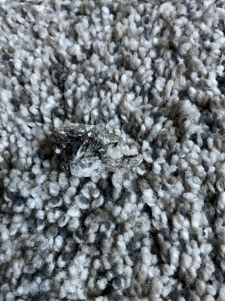 Unknown Mineral (Non-Diamond Appearance) - Rough/Uncut (Irregular Crystal Aggregate)