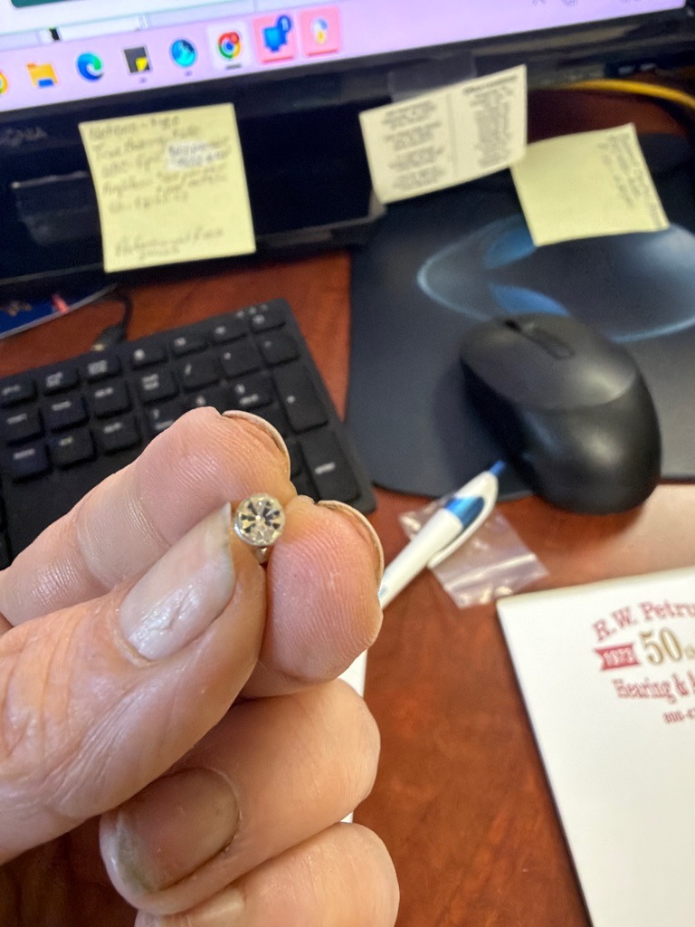 Natural diamond - Round Brilliant