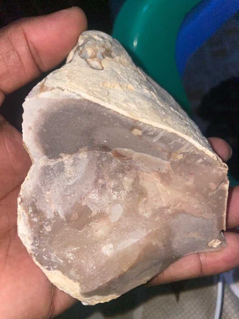 Non-diamond (Chert/Chalcedony Nodular Quartz) - Uncut rough specimen with conchoidal fracture