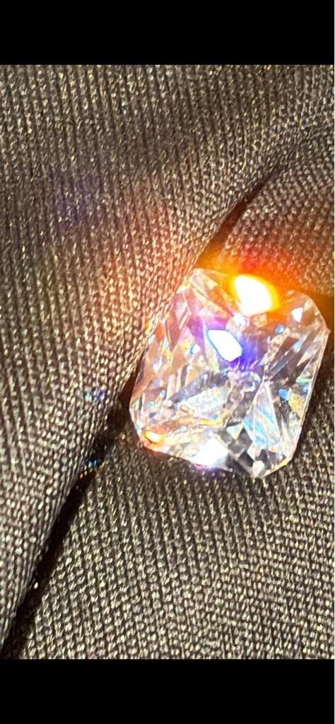 Moissanite / High-Refractive Simulant - Cushion Cut
