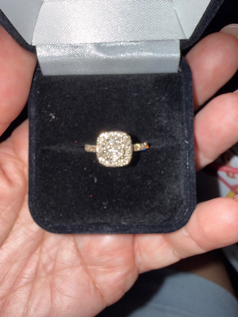 Natural (Cluster Setting / Multi-stone) - Cushion / Square Cluster